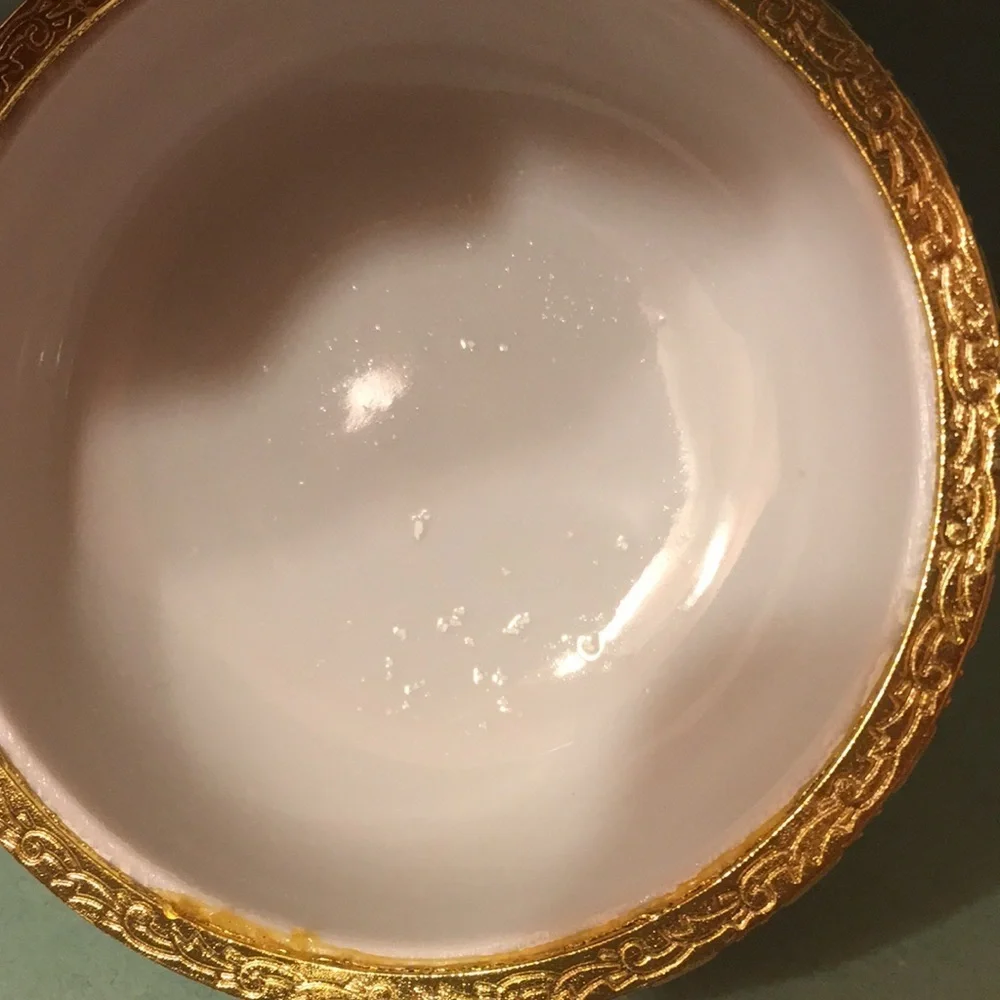 Hinged 3-Footed Trinket/Jewelry Box w/Built-in Round Mirror in Lid